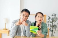 【65歳以上】無職夫婦世帯「ひと月の生活費」は約28万円！平均貯蓄額・老齢年金は平均でいくらある？