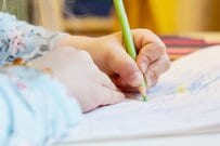 「冬休みの宿題」で絵を描いた小3女子　冬の生活を表現した1枚に「才能の大洪水」