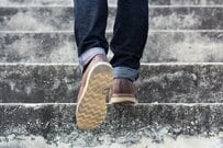 どうせなら自慢できる一本を。40代までに持っておきたい、長く付き合えるジーパンとは？