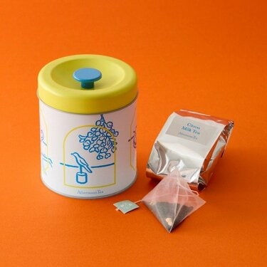 青花トート付き10000円」限定紅茶缶と紅茶8種入り！アフタヌーンティー