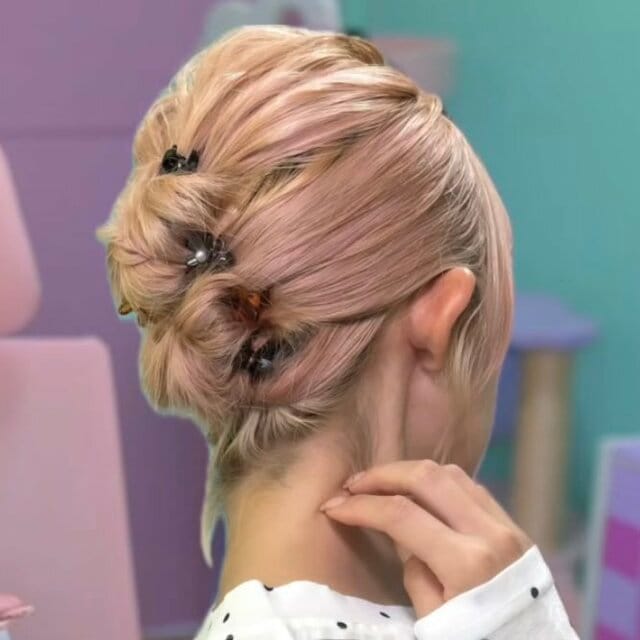 【3分で完成】ヘアゴム3本で首元すっきり！2段お団子と逆りんぱで作る「ボブのまとめ髪」簡単なのに凝って見えるヘアアレンジ