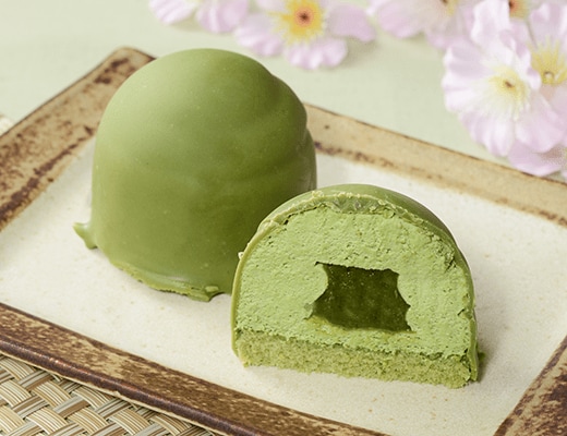 艶やかな見た目が印象的なドーム状のケーキです