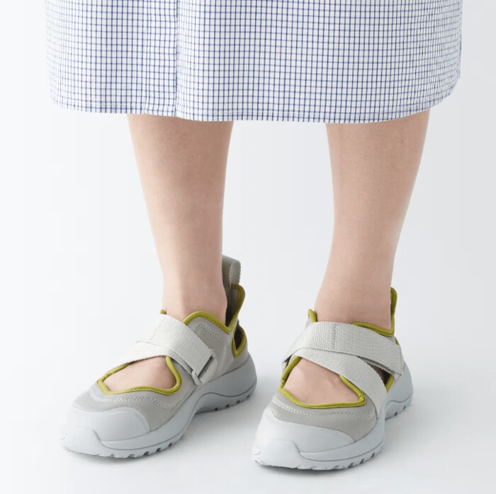 長時間履いても足が痛くなりにくい