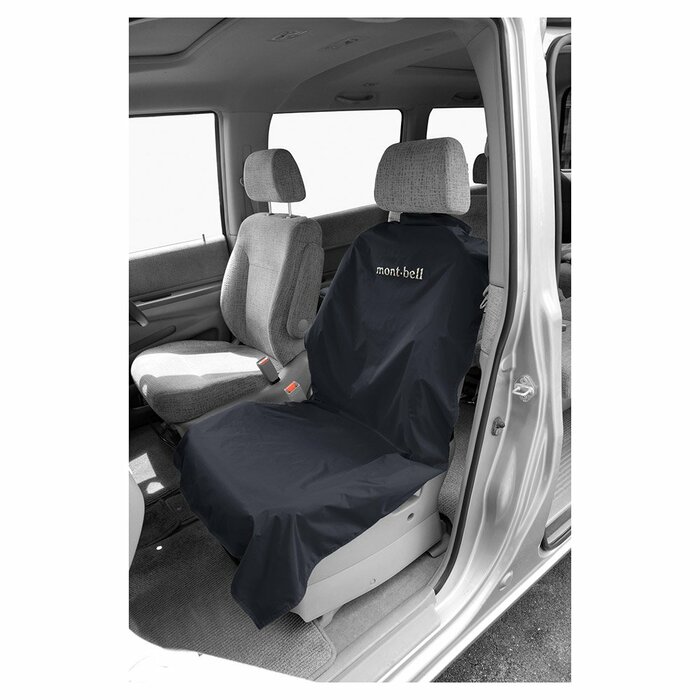 大切な車のシートを汚れから守るカバー