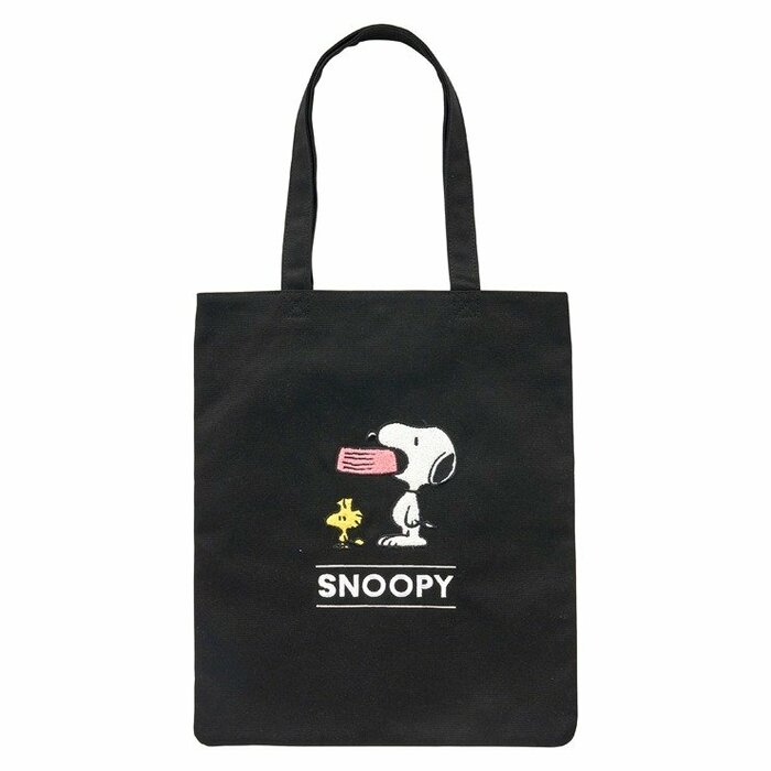 キャラクター部分が刺繍になったかわいいトートバッグ