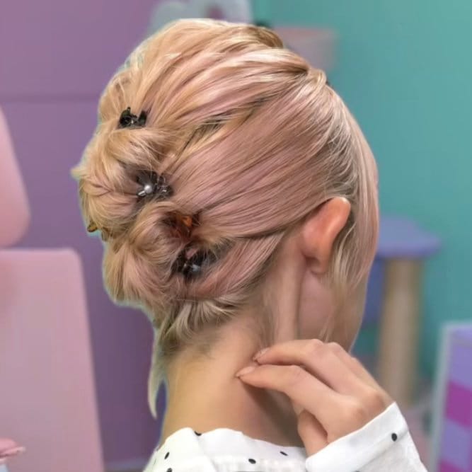 【3分で完成】ヘアゴム3本で首元すっきり！2段お団子と逆りんぱで作る「ボブのまとめ髪」簡単なのに凝って見えるヘアアレンジ