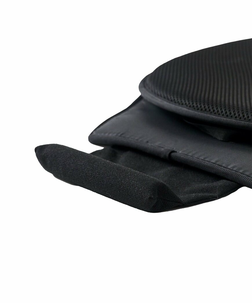 出所：3COINS公式　回転式CARクッション