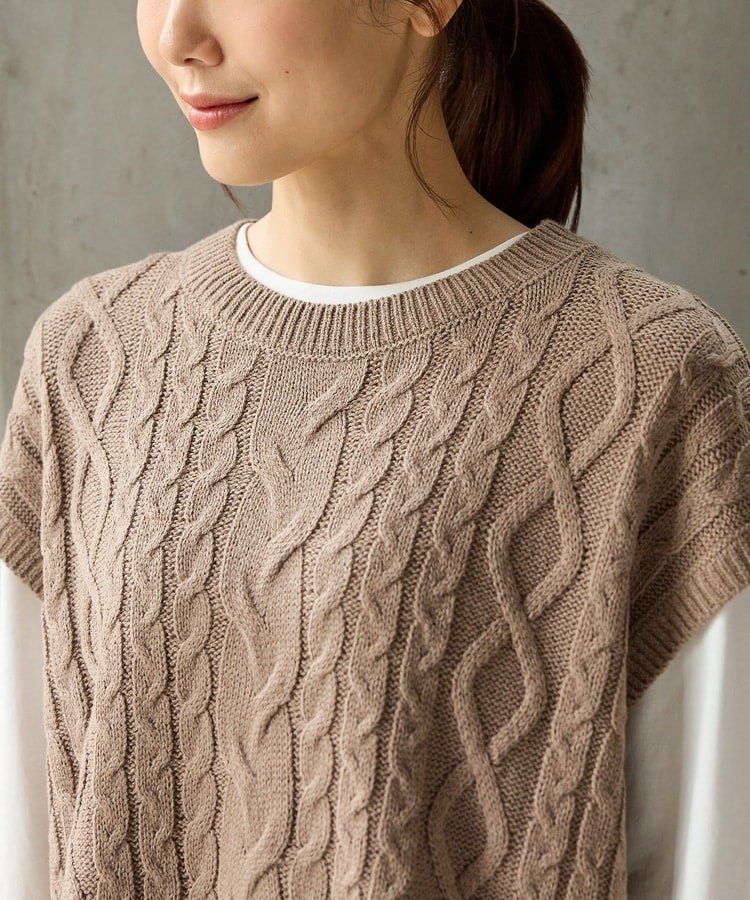 出所：ハニーズ公式　Ｔシャツ付ニットベスト