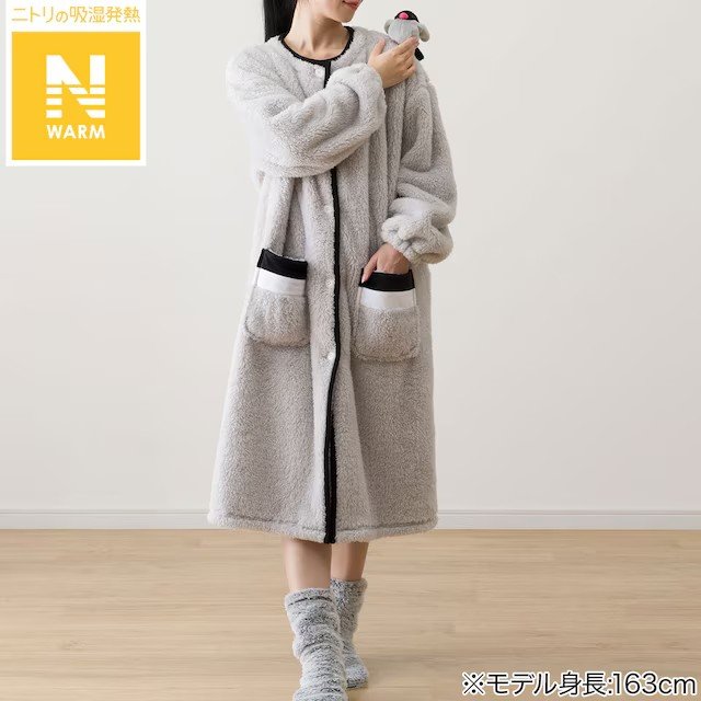 出所：ニトリネット　着る毛布(Nウォーム サクラブンチョウ KO09)