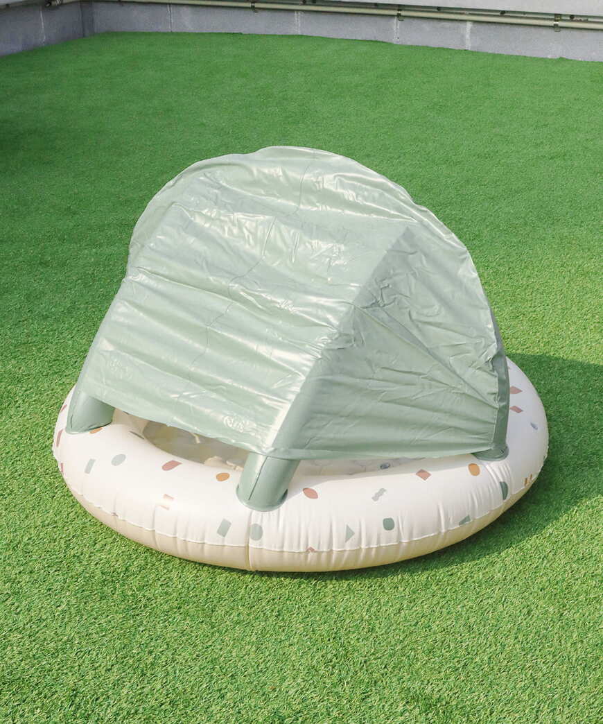 出所：パルグループ公式ファッション通販サイト 3COINS 【WEB限定】サンシェード付きプール