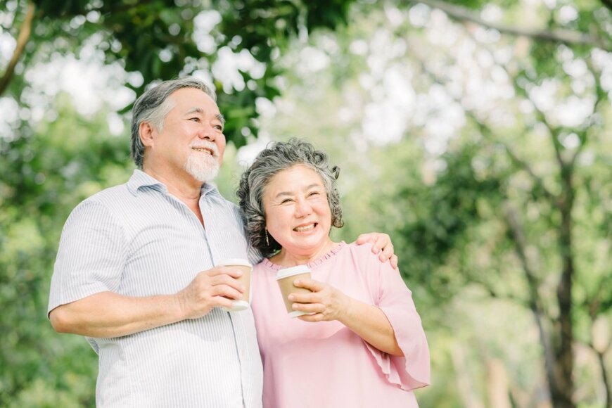 【老齢年金一覧表】厚生年金と国民年金「いまの60歳～90歳以上」の平均月額はいくらか