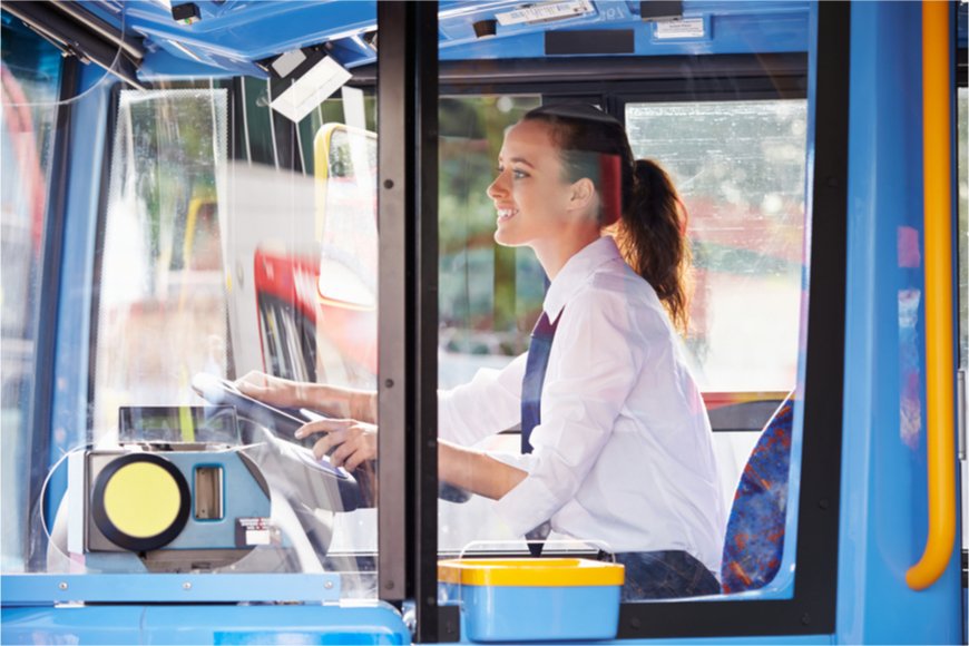 女性の営業用バス運転者の給料はどのくらいか