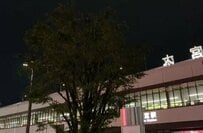 夜の大宮駅で「サーマルスコープ」を使いムクドリを撮影　数百羽もの鳥が「ハッキリ見える光景」にギョッとしてしまう