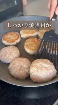 【娘弁当】レンチンや時短術で手際よく作る弁当が話題！甘辛鶏つくねがおいしそう