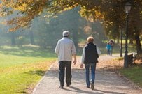 【遺族年金か障害年金か】65歳未満の妻が直面する2つの選択肢、障害年金を受給中でも遺族年金はもらえる？4つの支給要件を確認