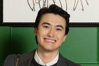 マリウス葉の抜群スタイル！シックなジャケットスタイルで「ケイト・スペード」パネルディスカッションに登壇