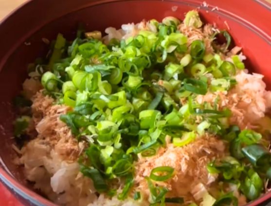 静岡県の道の駅で味わう「わさび丼」とは？すりたての爽やかな刺激に「おいしいわさびって甘い」との声