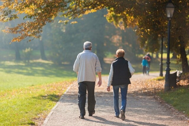 【遺族年金か障害年金か】65歳未満の妻が直面する2つの選択肢、障害年金を受給中でも遺族年金はもらえる？4つの支給要件を確認