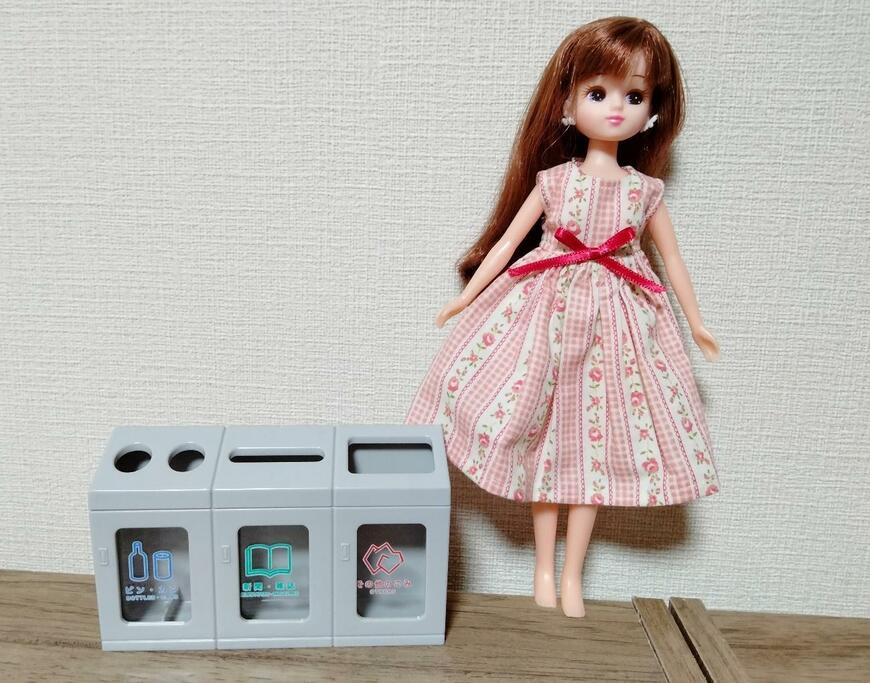 筆者撮影（セリア、ミニチュア 駅のゴミ箱）