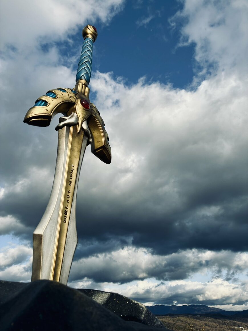 岩に刺さったロトの剣