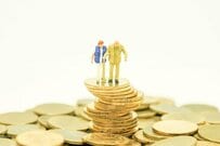 老後資金の不安を解消？ 相次ぐトンチン年金の商品発売