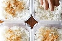 【寝坊してこのクオリティは天才】ご飯の上にぎっしり並べた「ウインナーパラダイス弁当」　SNSで30万回超再生の反響