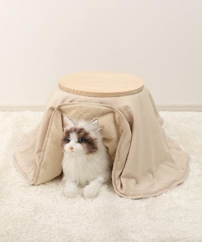 3COINS 小型犬・猫　こたつ 写真 | 3COINSから「猫用ミニこたつ」が登場！ヒーターなしの