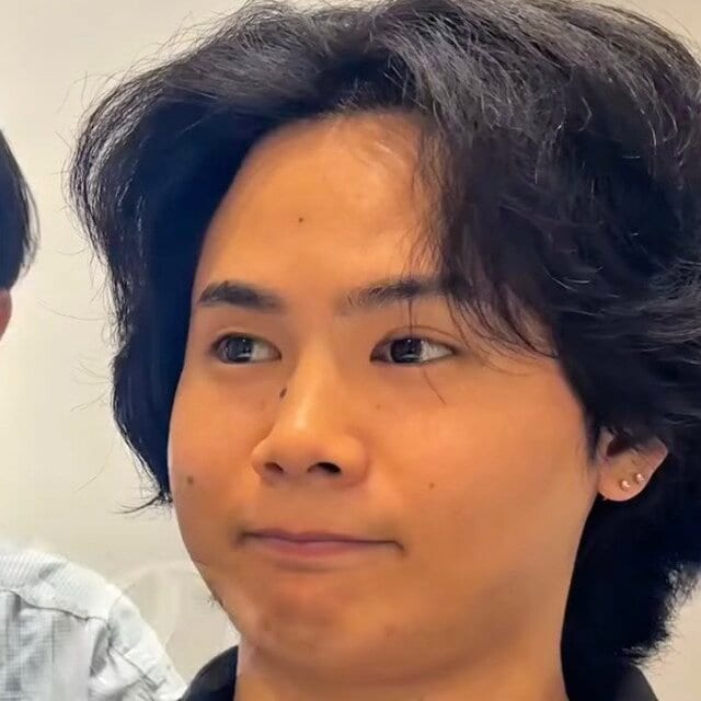 癖が強くパーマを諦めていた男性→〈曲がる縮毛矯正〉でフェザーパーマ風スタイルを実現「いやマジで本当に嬉しいっすわ」と感動
