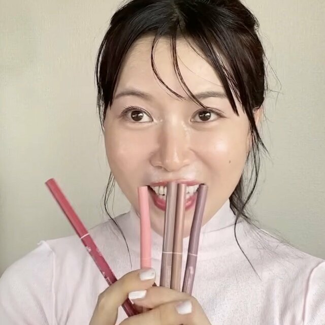 40代・アラフィフ女性が買って良かった「キャンメイクのアイライナー」。大人可愛いピンクカラー5色を実演・比較レビュー