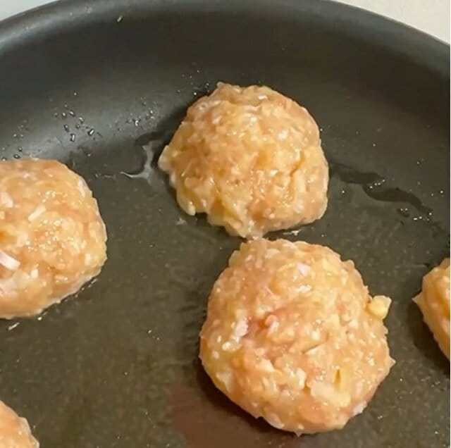 同棲中の彼氏のために作った「鶏ももミニつくね弁当」が彩り豊かで食欲そそる！