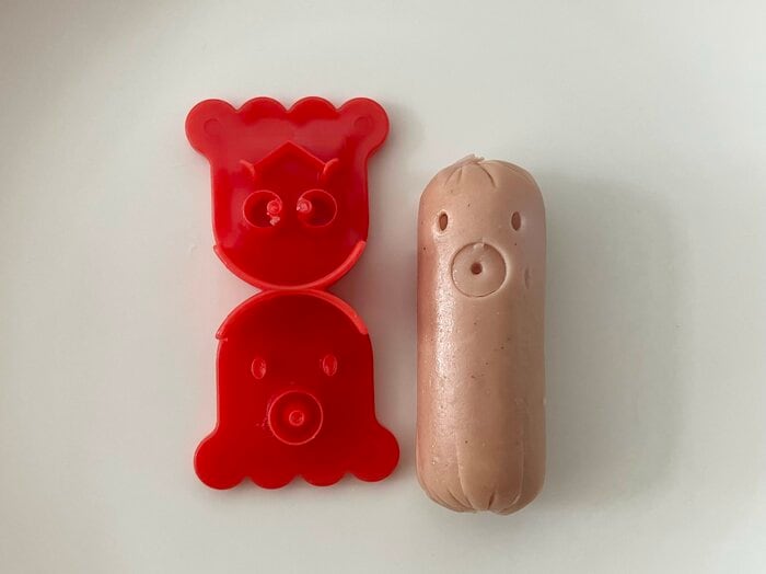 ウインナーを型に押し付けるだけで、かわいくカットできました