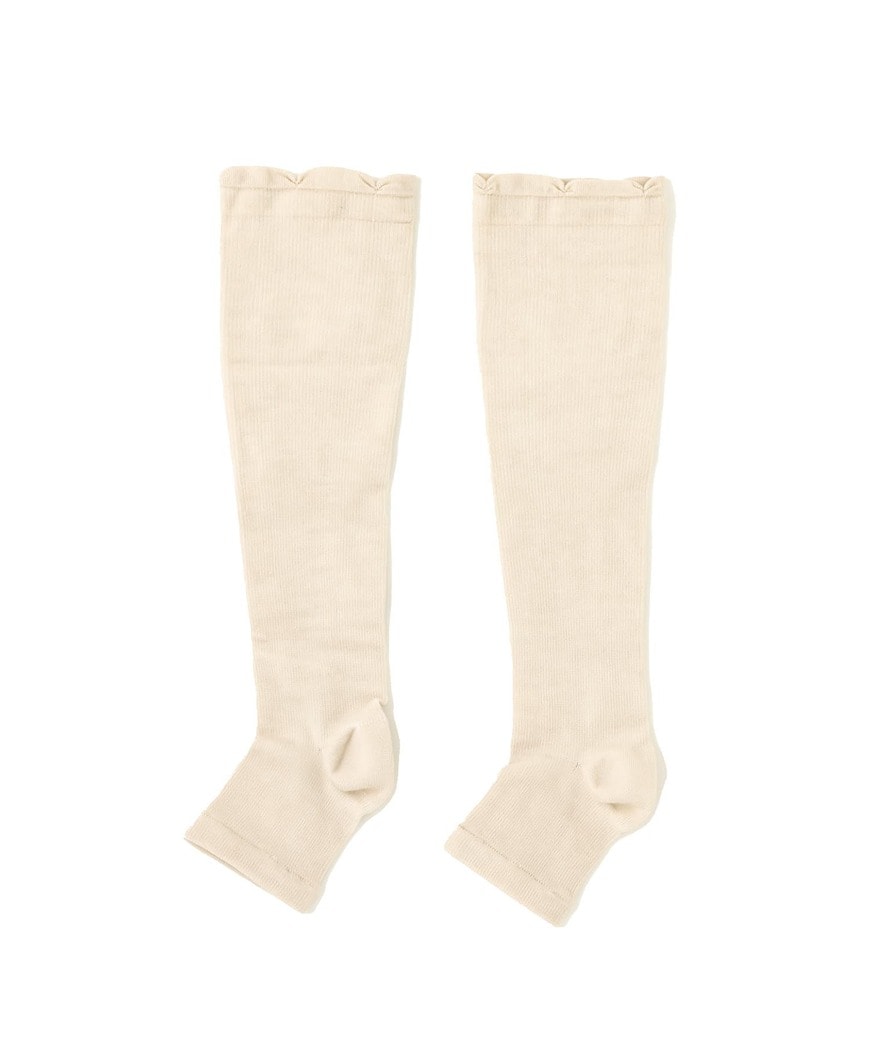 かかと保湿着圧ソックス／hemle