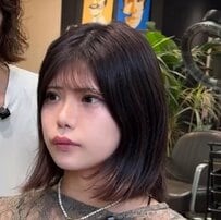 【大変身】癖毛と毛量に悩む女性がウェットパーマで大胆イメチェン！「めちゃくちゃいい感じ」と笑顔溢れる