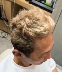 【大変身】他店のお直しを希望する男性…「ツートーンカラー」でイメチェンした姿が渋い！