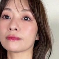 「すごい変化ですね」48歳マダムがケイトの新作“シェーディングスティック”をレビュー！フェイスラインを際立たせるメイク投稿が約4万6000回再生 大人世代の悩みに反響