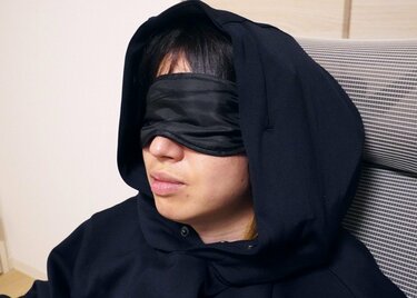 パーカーにネックピローを内蔵！Makuakeで話題の高機能トラベルウェア