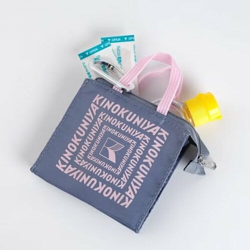 イヤホンケースや目薬なども取り出しやすい