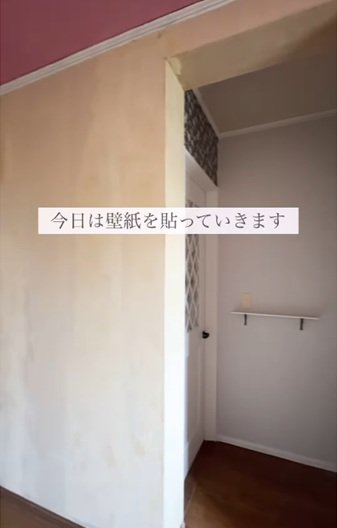 「10時間お疲れさまでした」築30年の戸建実家DIYリフォーム…玄関の〈壁＆靴箱〉→真っ白な「パリのアパルトマン風」に大変身！