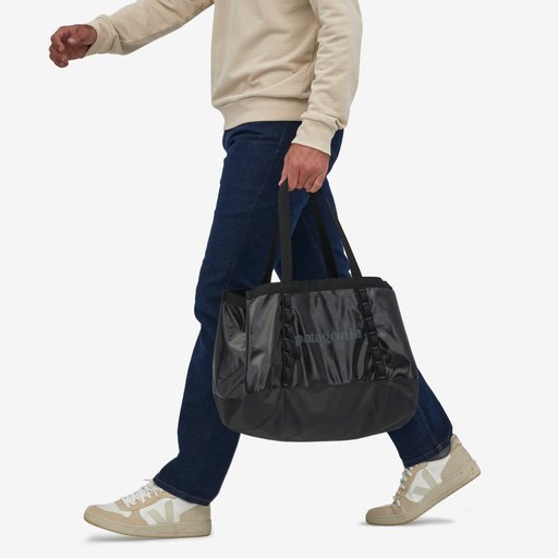 急な天候の変化にも安心なリサイクル素材を使用