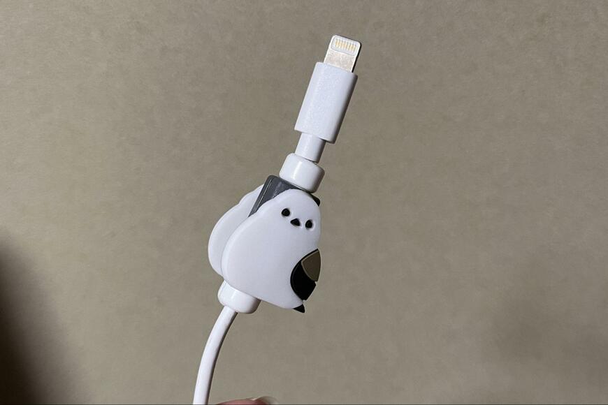 筆者撮影（セリア、スマホケーブルカバー シマエナガ）