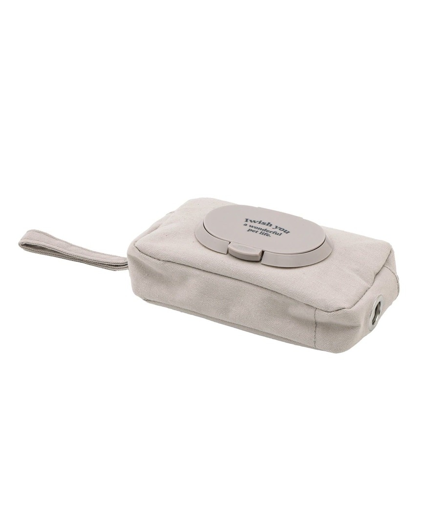 出所：3COINS公式　ウェットティッシュ&マナー袋ポーチ