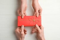 送別会にプレゼントに選びたいもの7選【男性編】