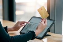 【dカード GOLD】ドコモ&ドコモ光の利用料が10％還元のクレカ