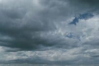 朝起きたらずぶ濡れだった愛用のノートパソコン　予想外の復活劇に「タフすぎる」と思わず目を疑う