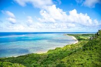 石垣島のサンゴ礁で撮影した奇跡の一枚　幻想的な景色に「すごくキレイ」「パワー半端ないです」