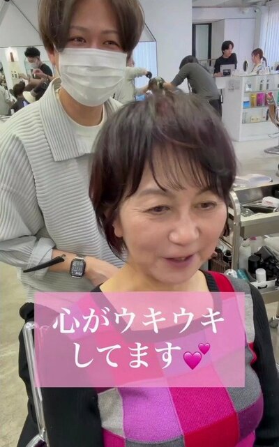 前髪をつくり、丸みを出したショート