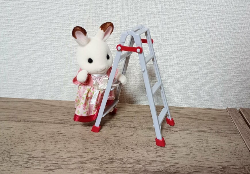 筆者撮影（キャンドゥ、ミニチュア脚立）