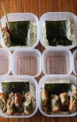 【タッパー弁当】食後まで嬉しい！デザート付き「春巻き弁当」に「美味しそう」の声が続々