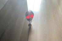 ゼロ歳児が一生懸命で追いかけてきて……可愛くひょっこりしたとき「ママが気づいたこと」に思わず納得