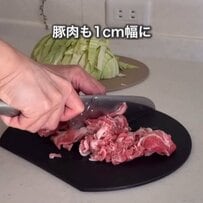 夫を沼らせる【豚肉とキャベツとニラの味噌炒め弁当】春キャベツを使ったおかずにお箸が止まらない！パパっと作れるお手軽さにも注目